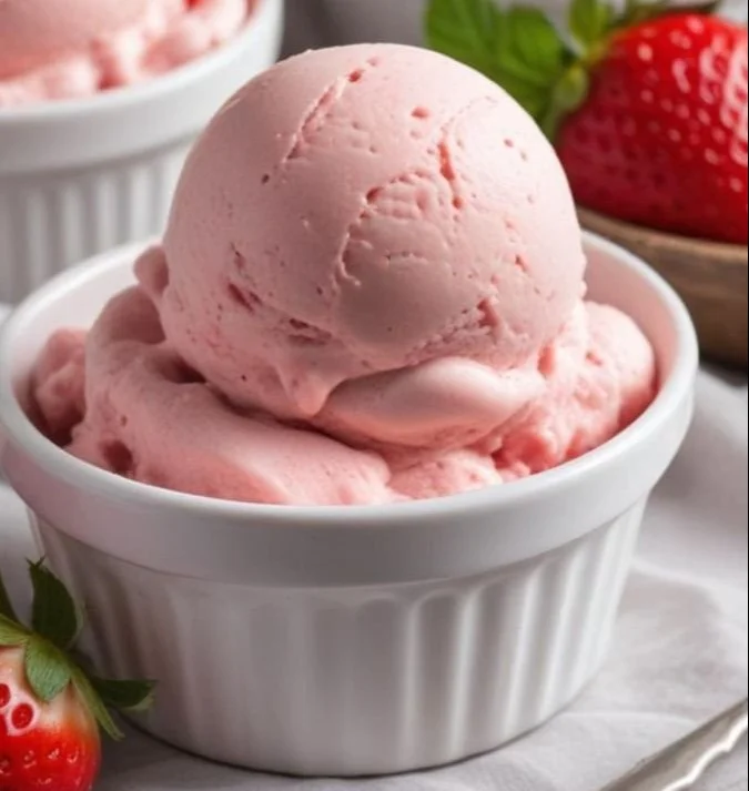 Quick and Easy Homemade Strawberry Ice Cream